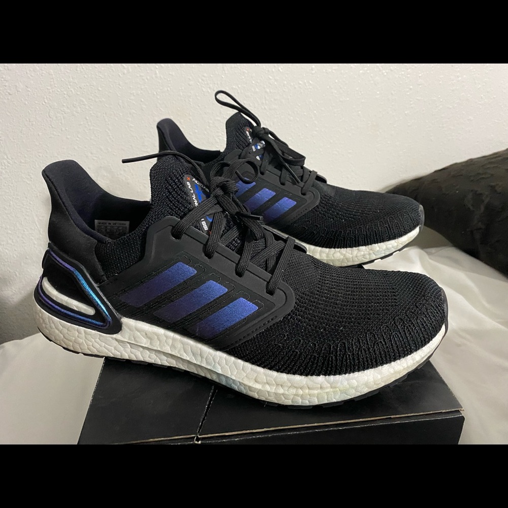 Ultraboost 20 core black/violet stripes size 9 1/2 Mens